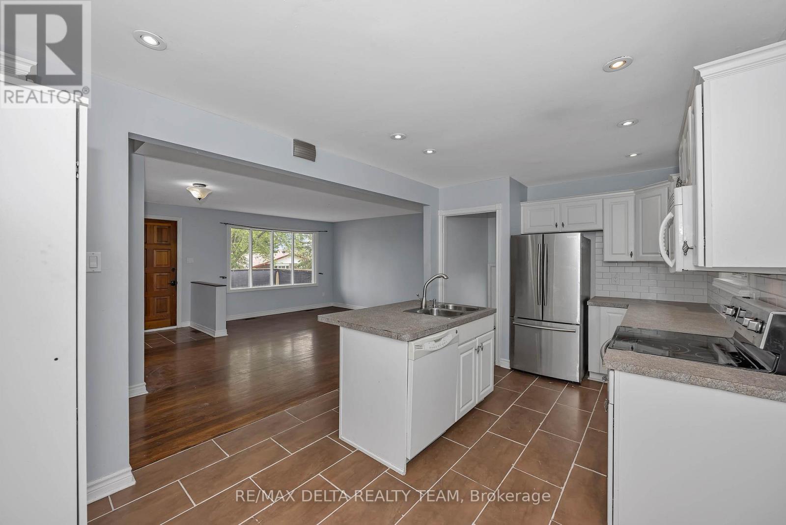 841 Balsam Drive, Ottawa, Ontario  K1E 1B8 - Photo 17 - X13464896