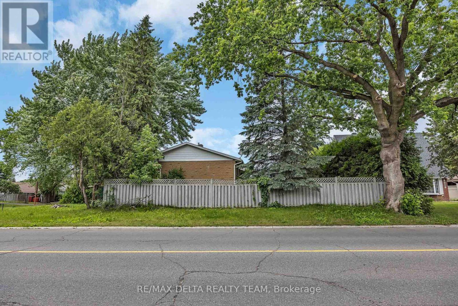 841 Balsam Drive, Ottawa, Ontario  K1E 1B8 - Photo 40 - X13464896