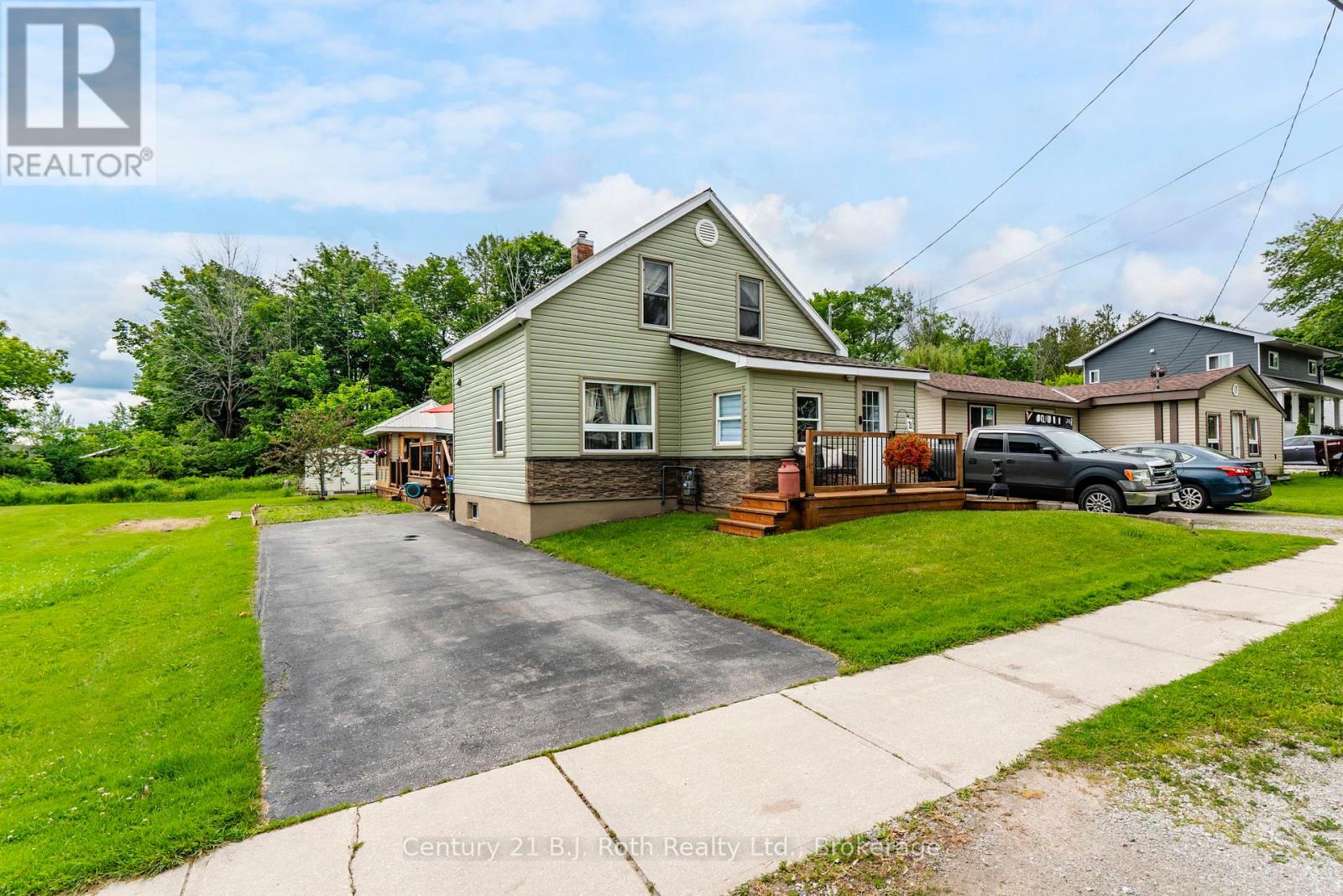21 MAPLE STREET, Tay, Ontario