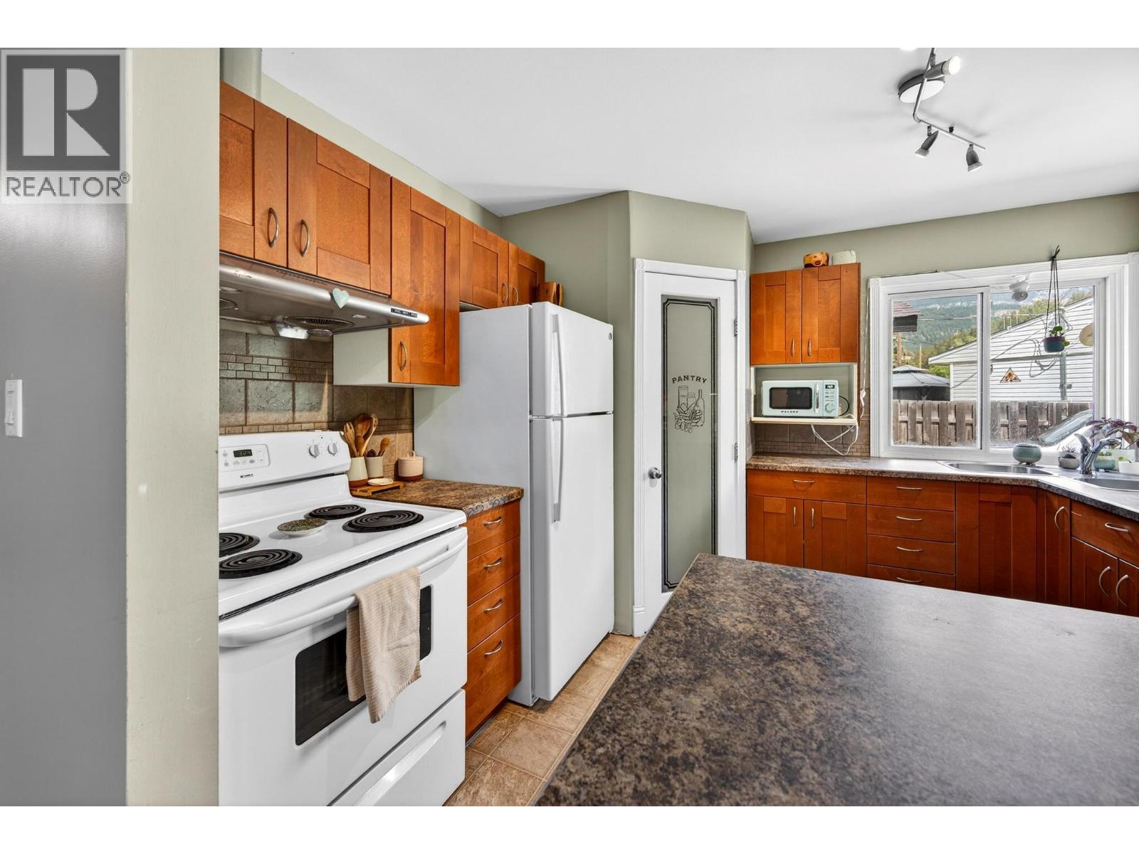 A-1215 Alexander Drive, Golden, British Columbia  V0A 1H0 - Photo 21 - 10392071