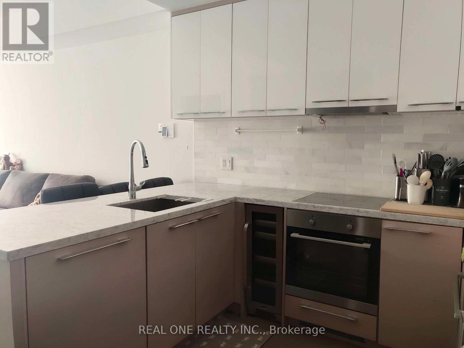 4911 - 488 University Avenue, Toronto, Ontario  M5G 0C1 - Photo 2 - C13464908