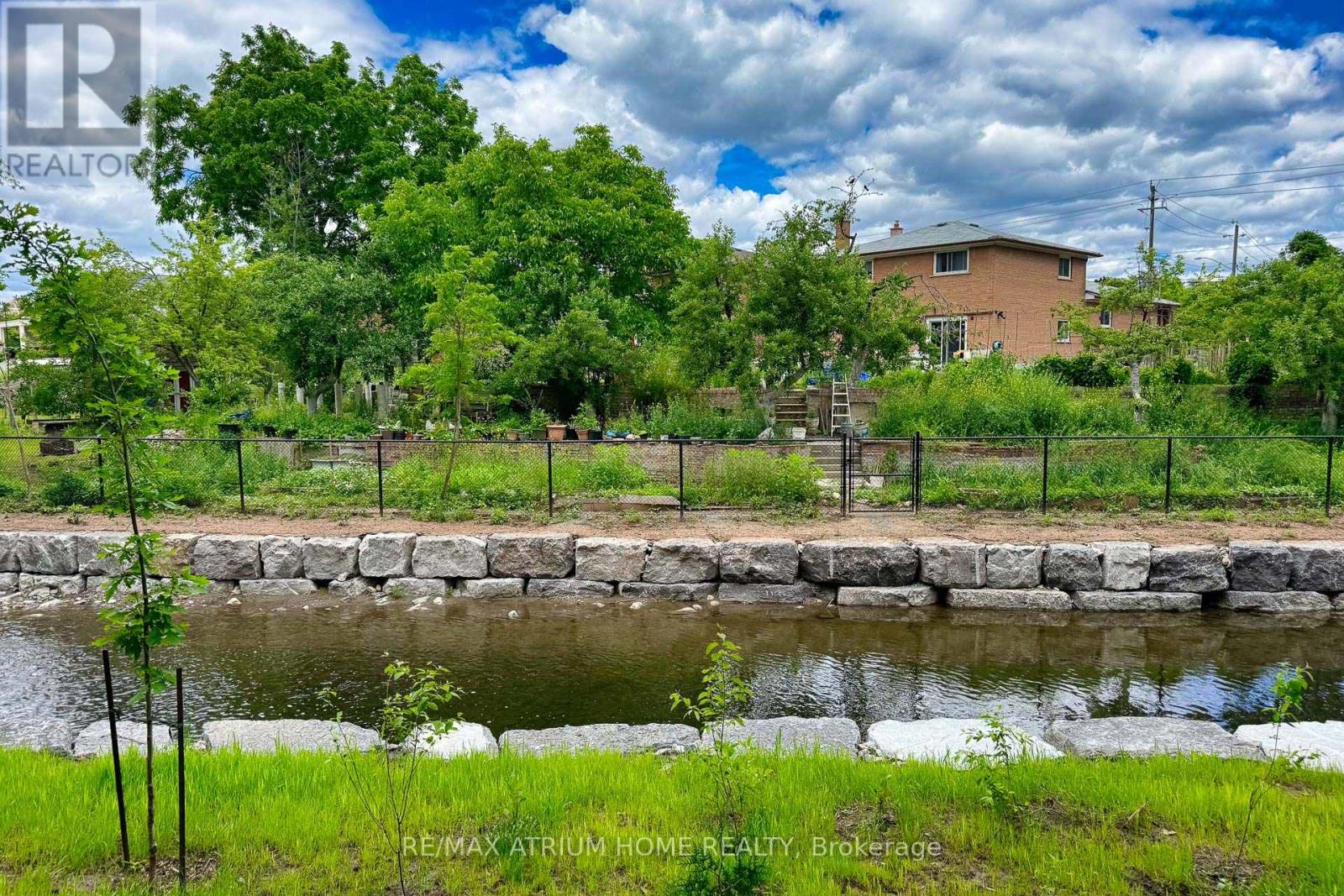 48 - 2145 Sherobee Road, Mississauga, Ontario  L5A 3G8 - Photo 3 - W13464872