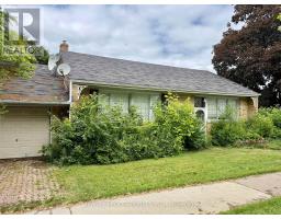 132 RATHBURN ROAD, Toronto, Ontario