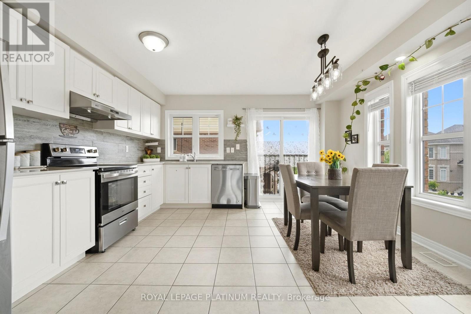37 Padbury Trail, Brampton, Ontario  L7A 4V2 - Photo 12 - W13464924