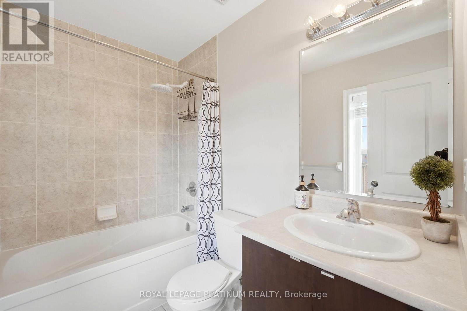 37 Padbury Trail, Brampton, Ontario  L7A 4V2 - Photo 35 - W13464924