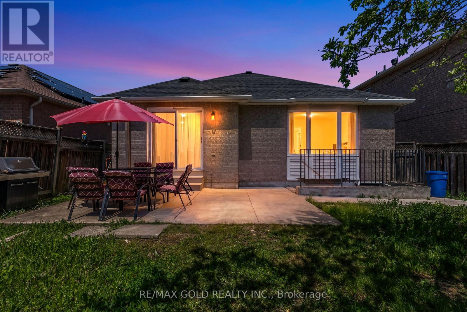 74 Fletcher's Creek Boulevard, Brampton, Ontario  L6X 4T1 - Photo 3 - W13464928