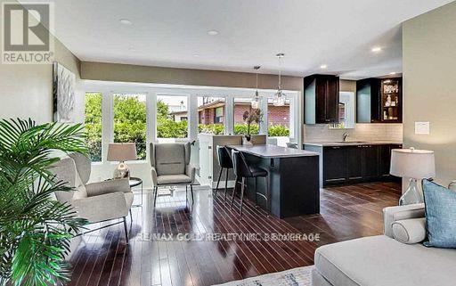 237 Weighton (Upper) Drive, Oakville, Ontario  L6K 2P9 - Photo 4 - W13464938