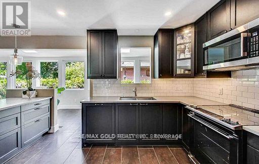 237 Weighton (Upper) Drive, Oakville, Ontario  L6K 2P9 - Photo 7 - W13464938