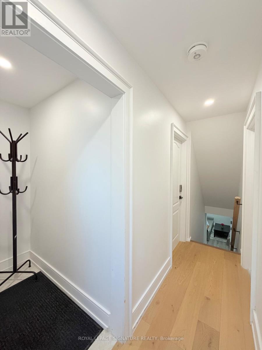 3477 Riverspray Crescent, Mississauga, Ontario  L4Y 3M6 - Photo 5 - W13415356