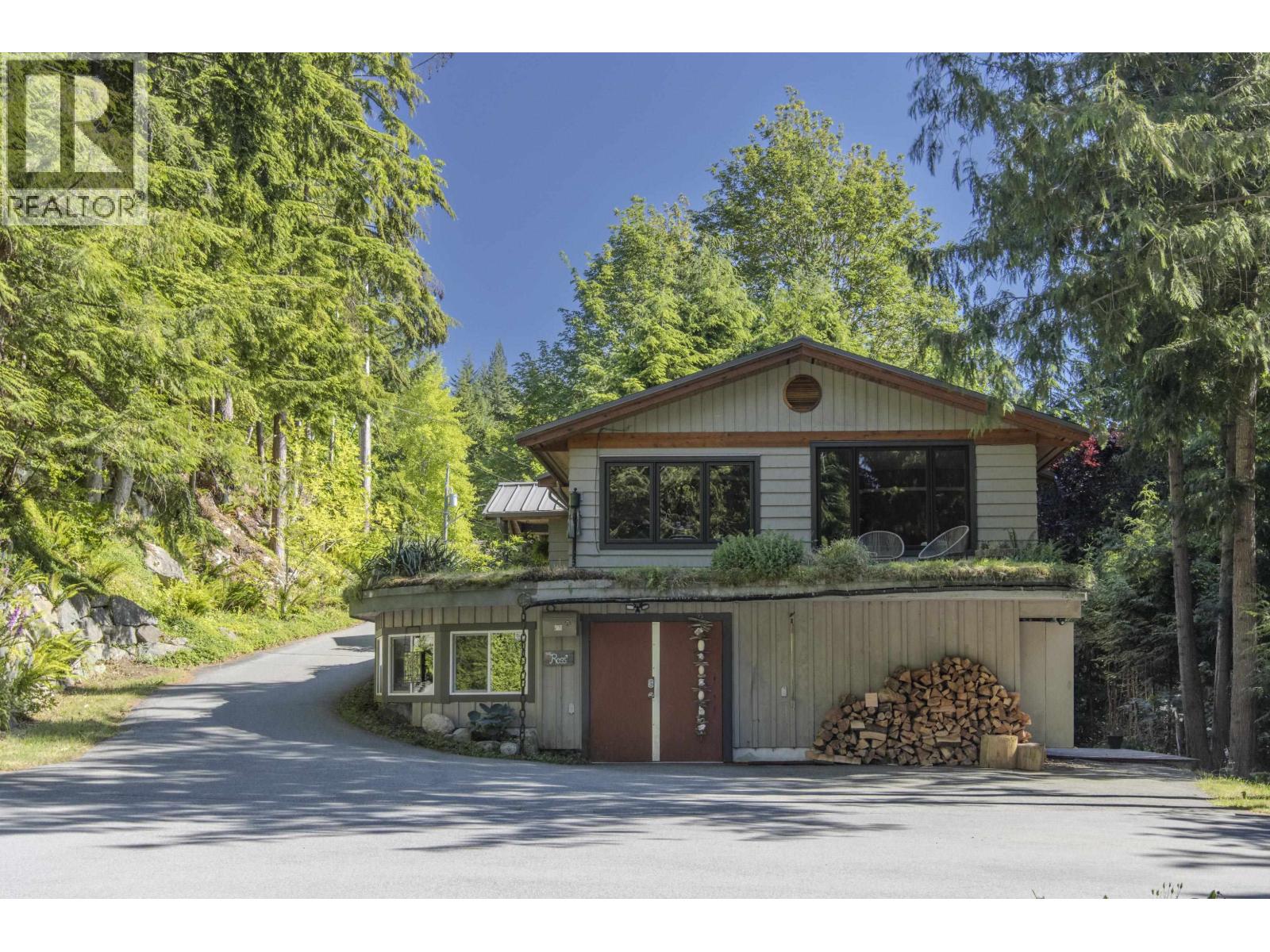 40102 Skyline Place, Squamish, British Columbia  V0N 1T0 - Photo 4 - R3137647