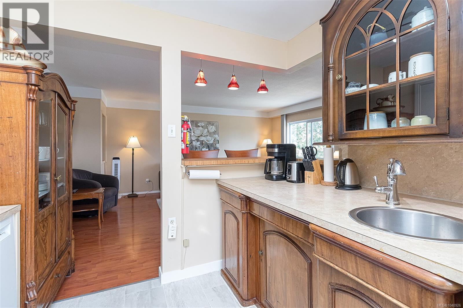 1519 Pearl St, Victoria, British Columbia  V8R 2Y8 - Photo 17 - 1040926