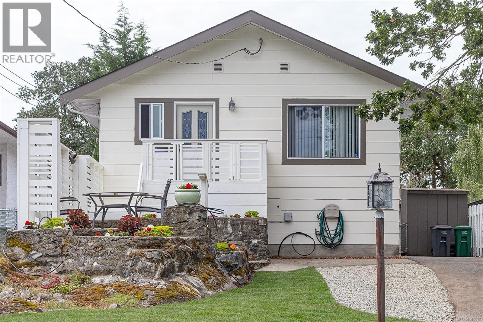 1519 Pearl St, Victoria, British Columbia  V8R 2Y8 - Photo 3 - 1040926