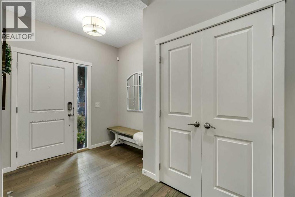 58 Valley Pointe Bay Nw, Calgary, Alberta  T3B 6B6 - Photo 2 - A2321587