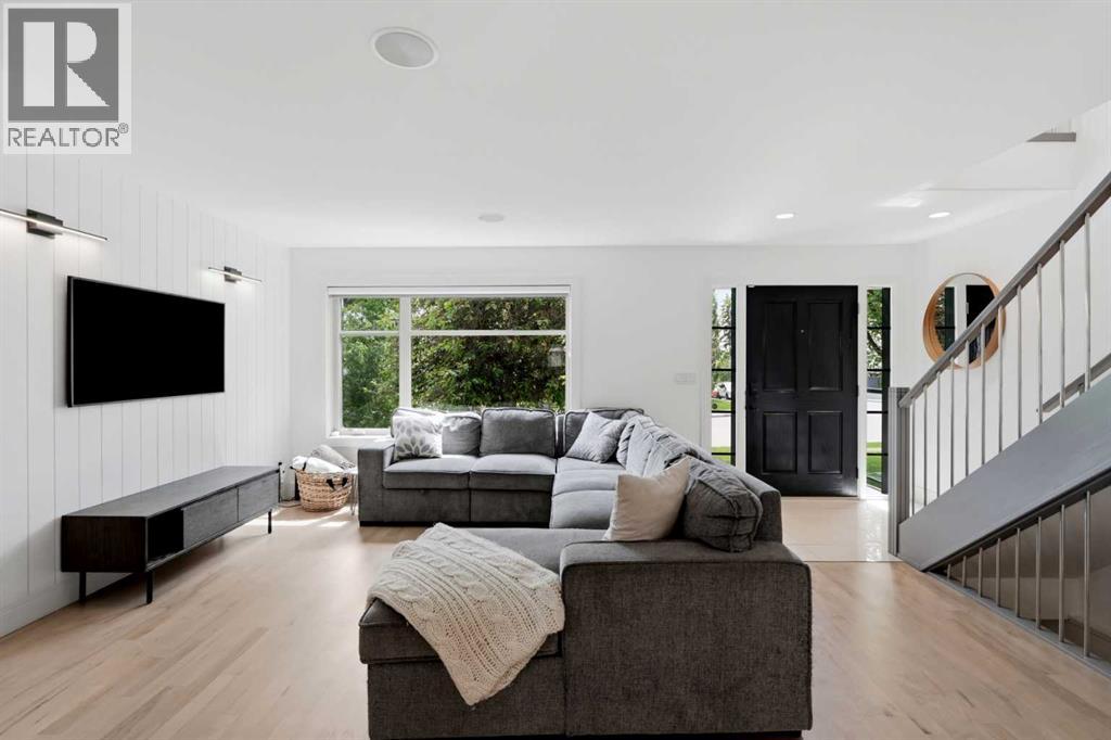 2040 31 Avenue Sw, Calgary, Alberta  T2T 1T2 - Photo 5 - A2322218