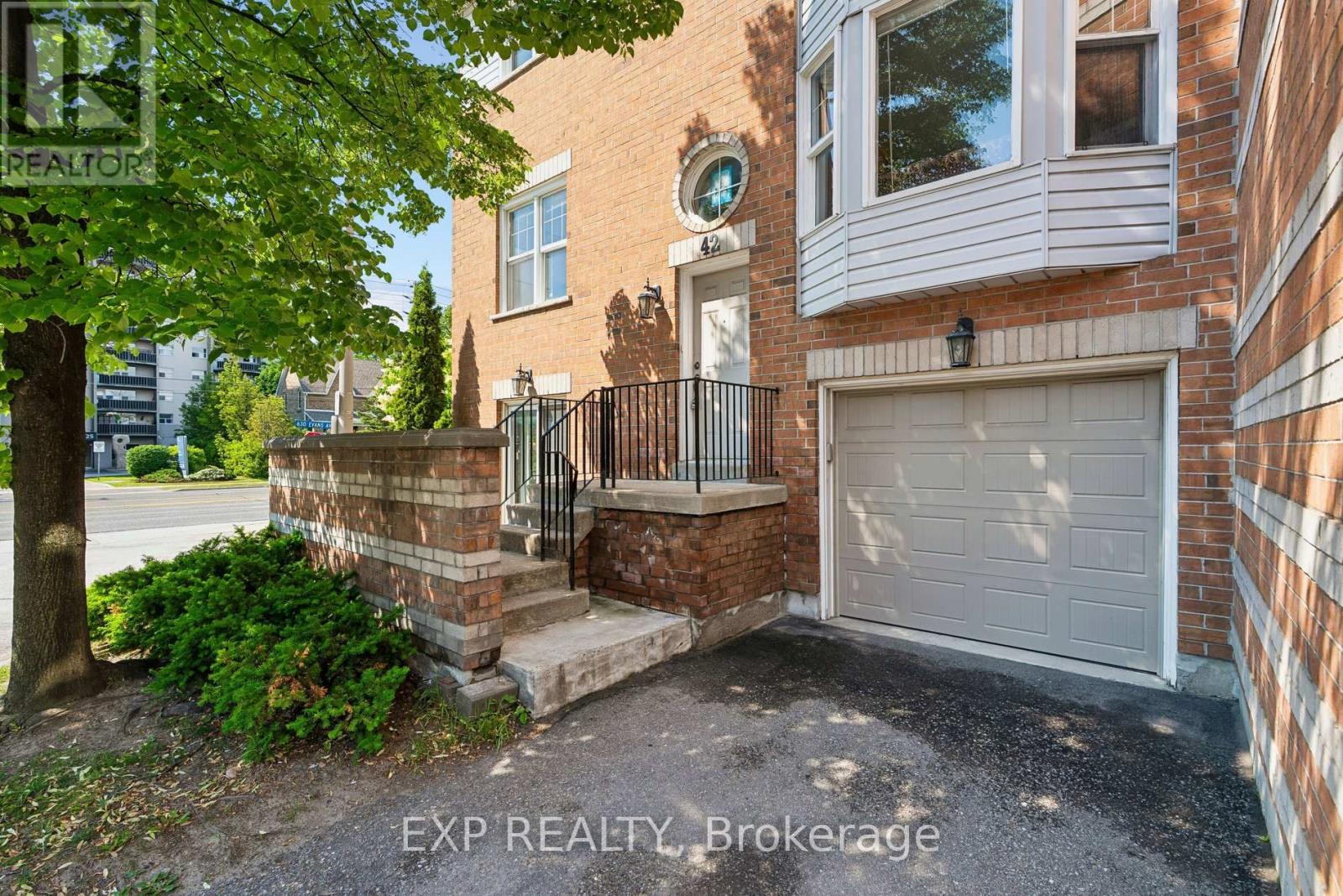 42 - 630 Evans Avenue, Toronto, Ontario M8W 2W6 - Photo 2 - W13464980