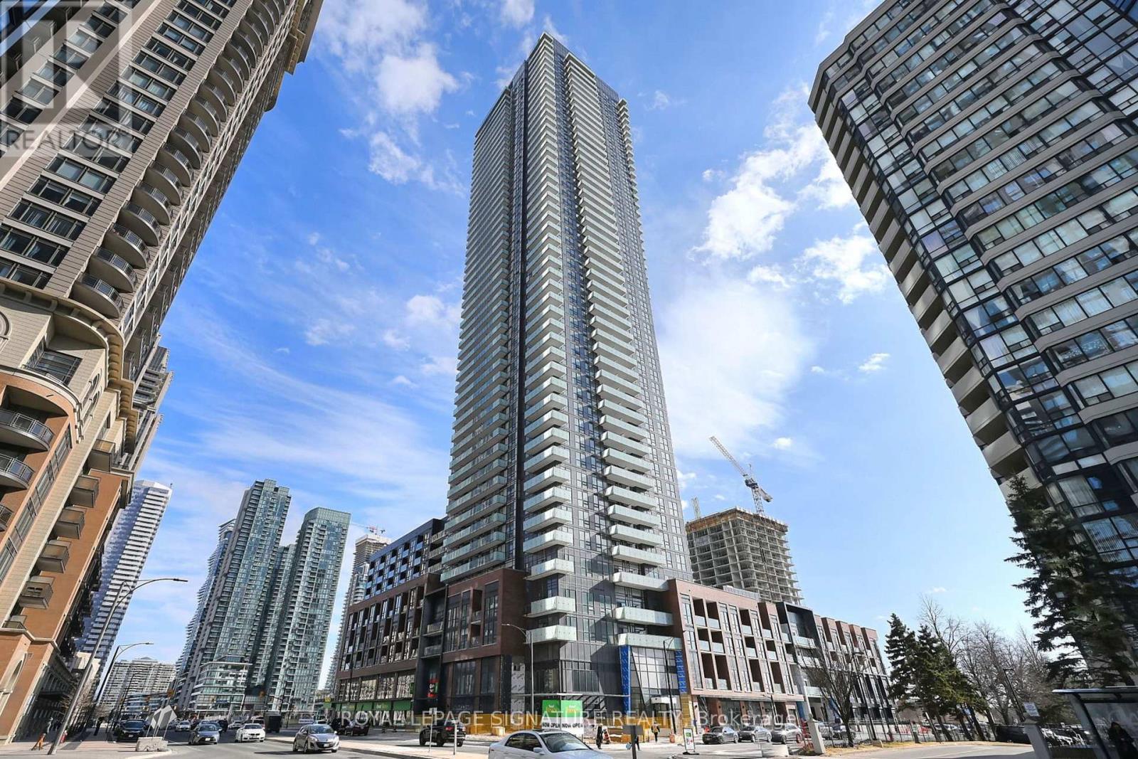 815 - 430 SQUARE ONE DRIVE, Mississauga, Ontario