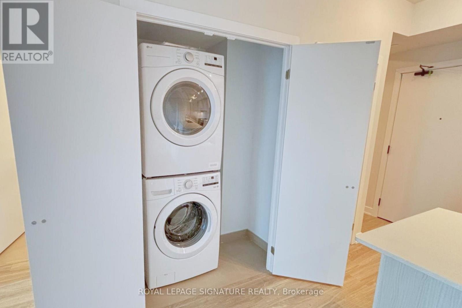 815 - 430 Square One Drive, Mississauga, Ontario  L5B 3Y1 - Photo 12 - W13464982