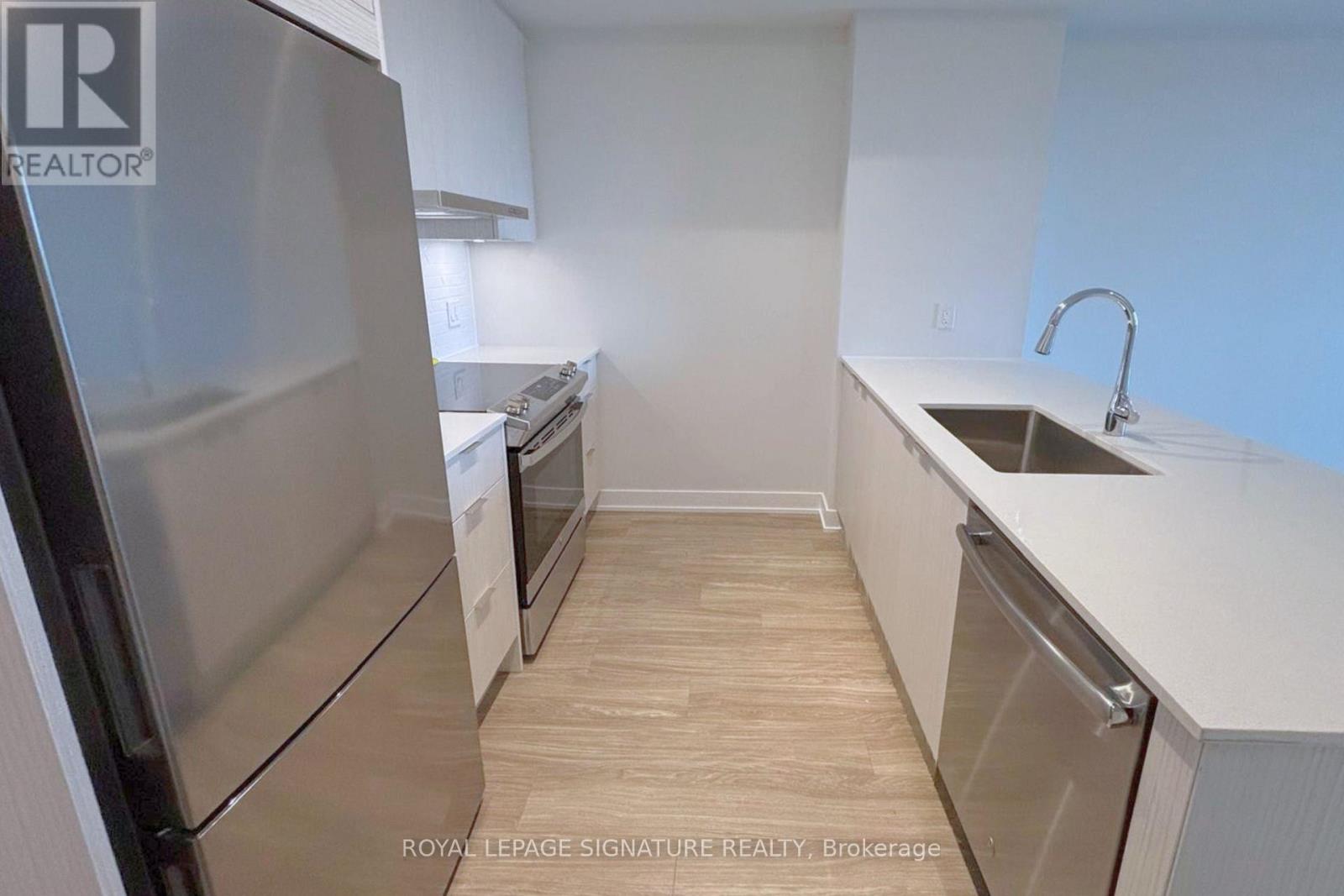 815 - 430 Square One Drive, Mississauga, Ontario  L5B 3Y1 - Photo 6 - W13464982