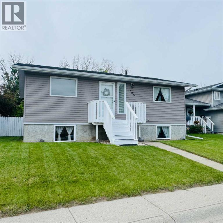 705 10 Avenue Se, High River, Alberta T1V 1K3 - Photo 1 - A2319479