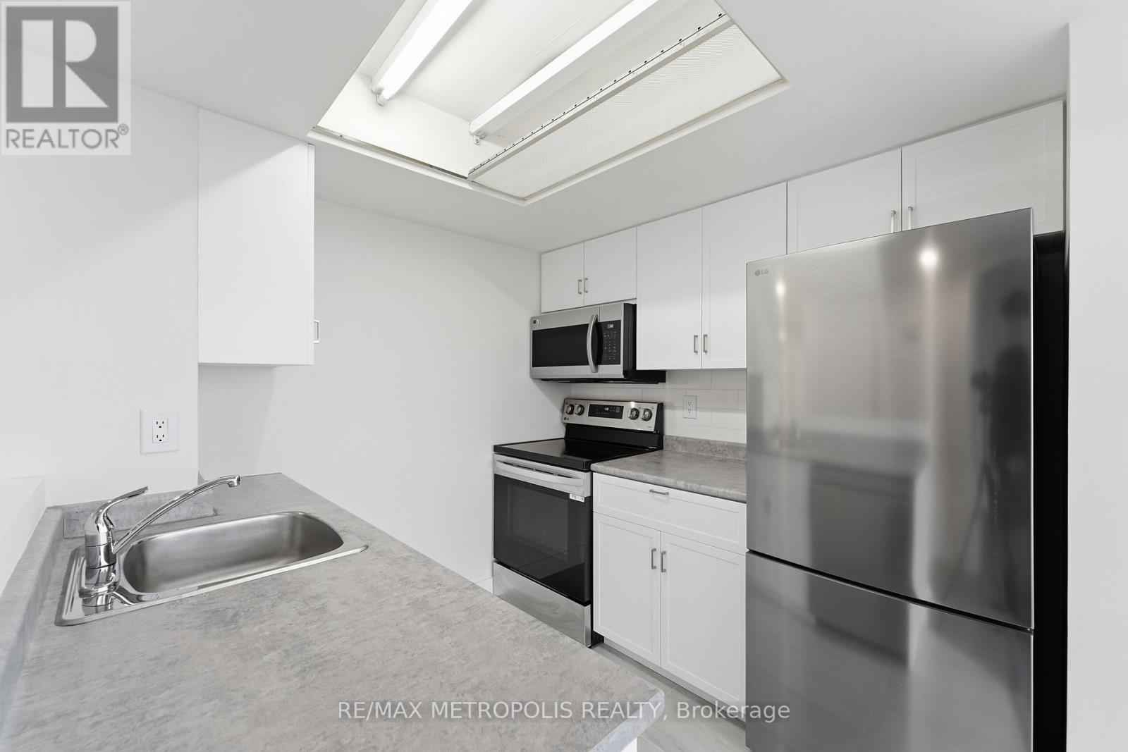 1604 - 5 Concorde Place, Toronto, Ontario M3C 3M8 - Photo 12 - C13464998