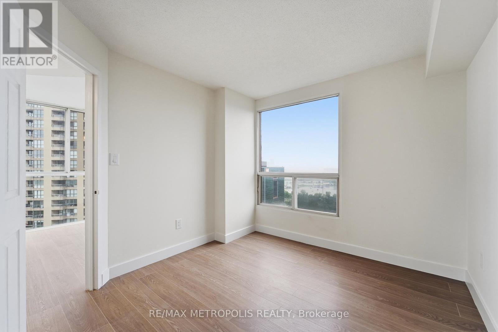 1604 - 5 Concorde Place, Toronto, Ontario M3C 3M8 - Photo 13 - C13464998