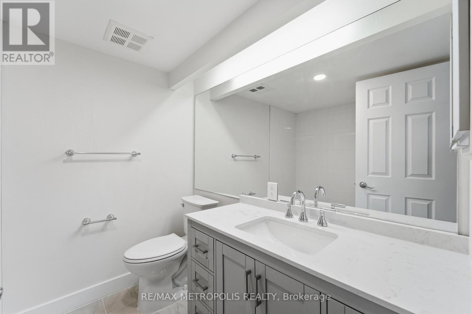 1604 - 5 Concorde Place, Toronto, Ontario M3C 3M8 - Photo 16 - C13464998