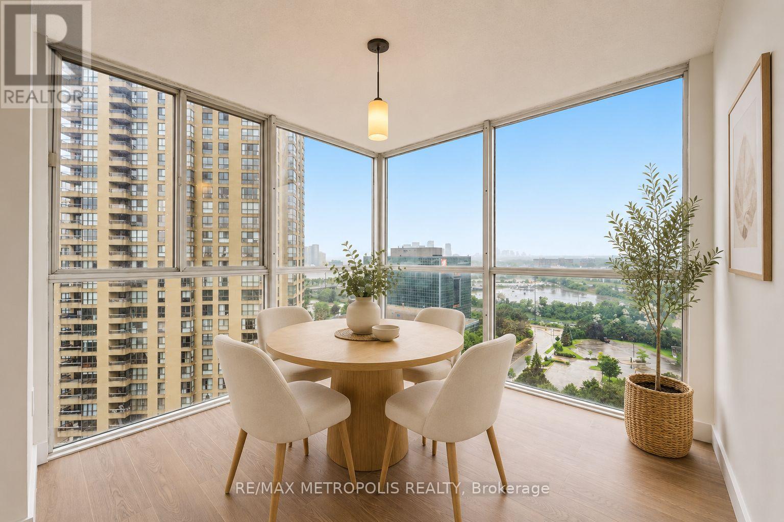 1604 - 5 Concorde Place, Toronto, Ontario M3C 3M8 - Photo 2 - C13464998