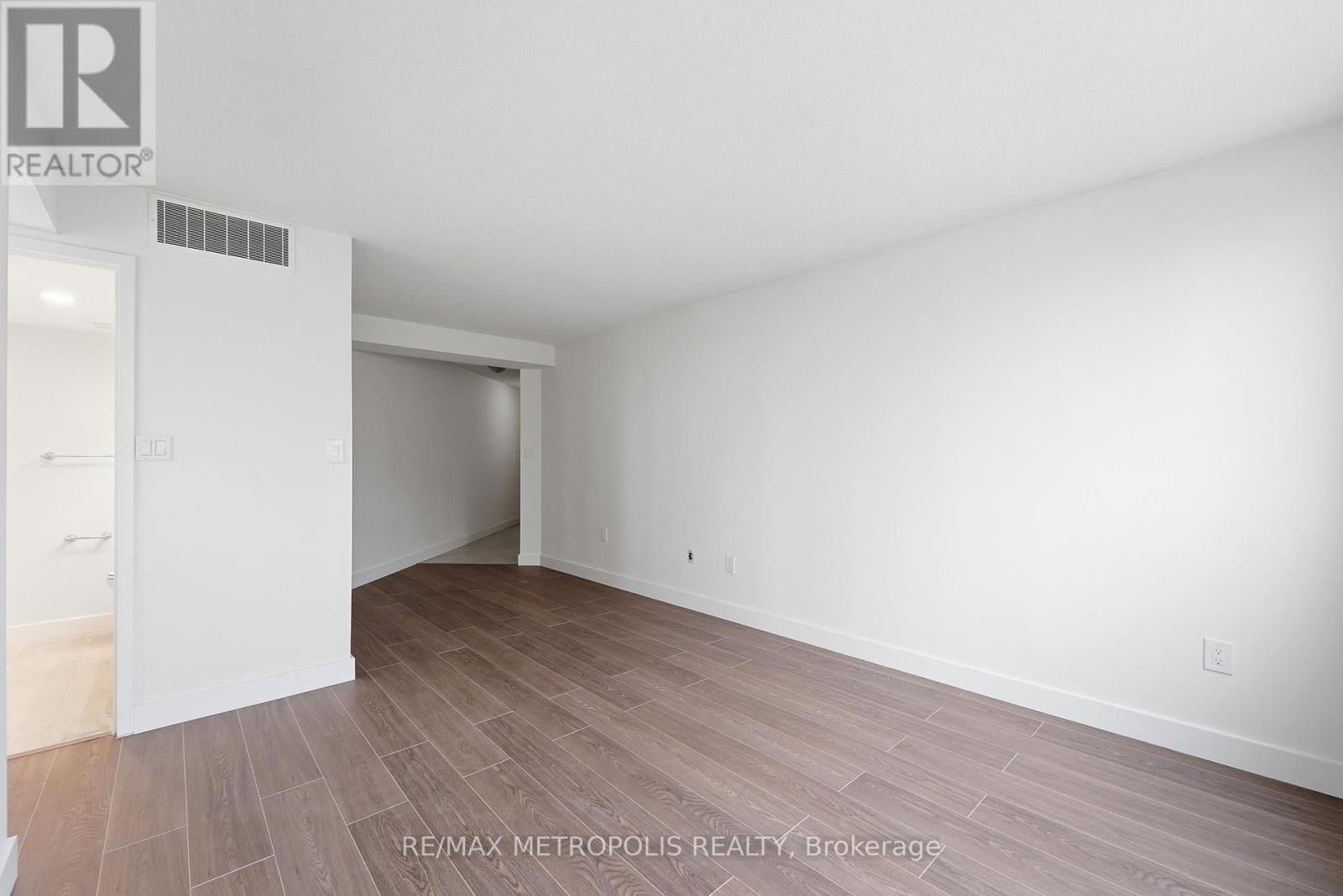 1604 - 5 Concorde Place, Toronto, Ontario M3C 3M8 - Photo 6 - C13464998