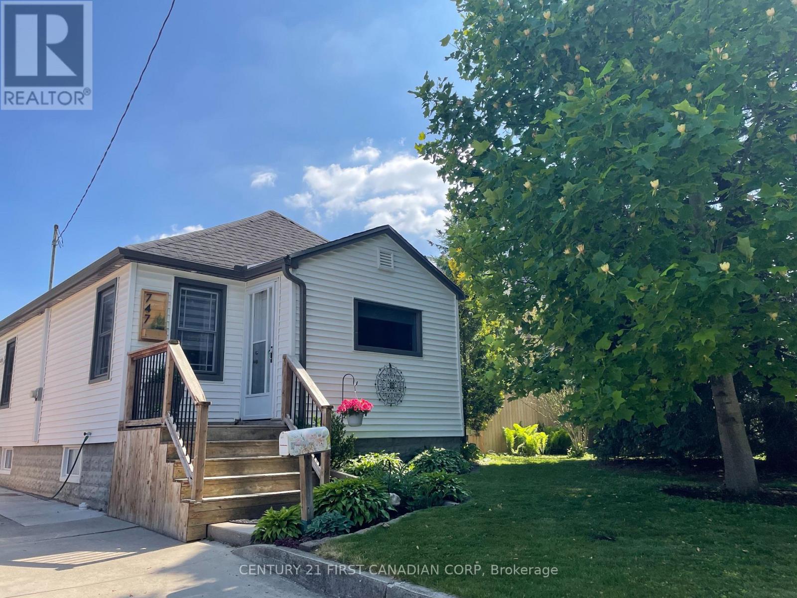747 Whetter Avenue, London South, Ontario  N6C 2H1 - Photo 3 - X13160846