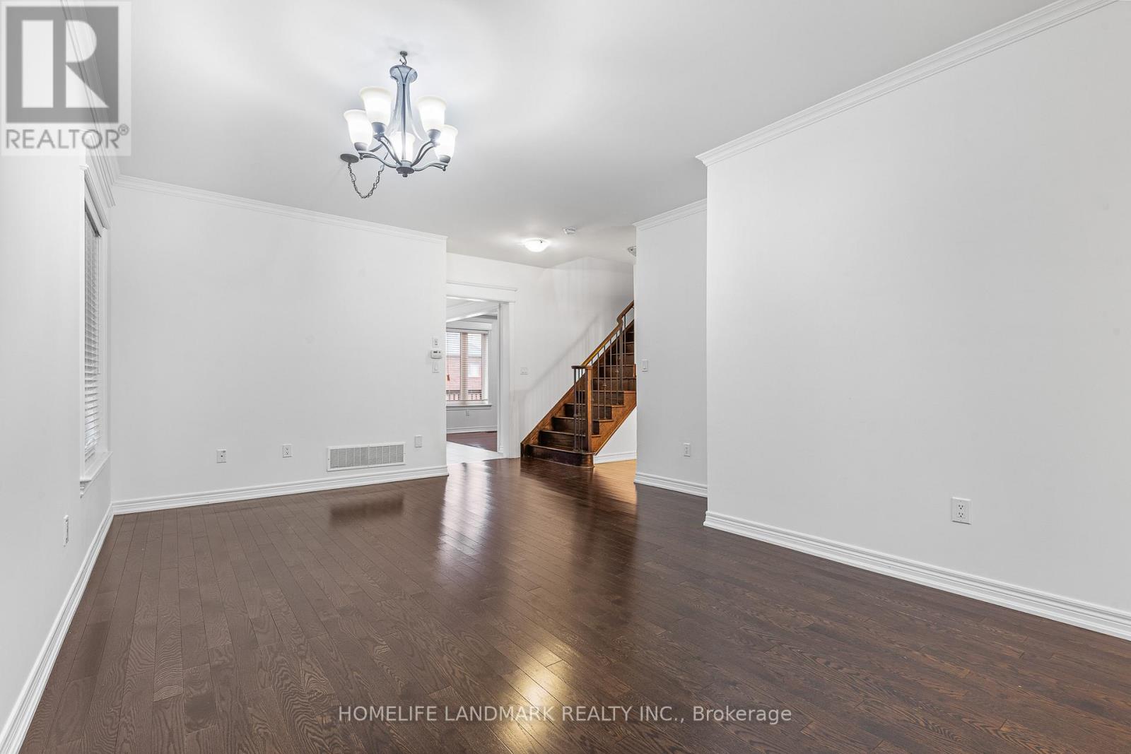 7 Plantain Lane, Richmond Hill, Ontario L4E 1B8 - Photo 4 - N13465012