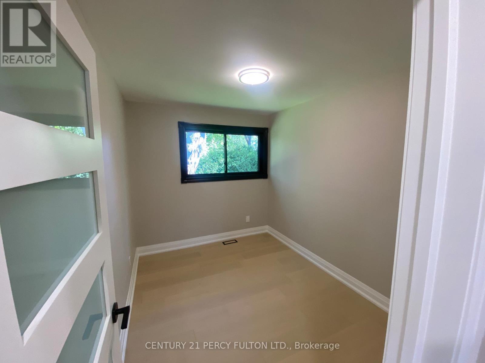 2 Walkers Lane, Georgina, Ontario L4P 3C8 - Photo 17 - N13465018