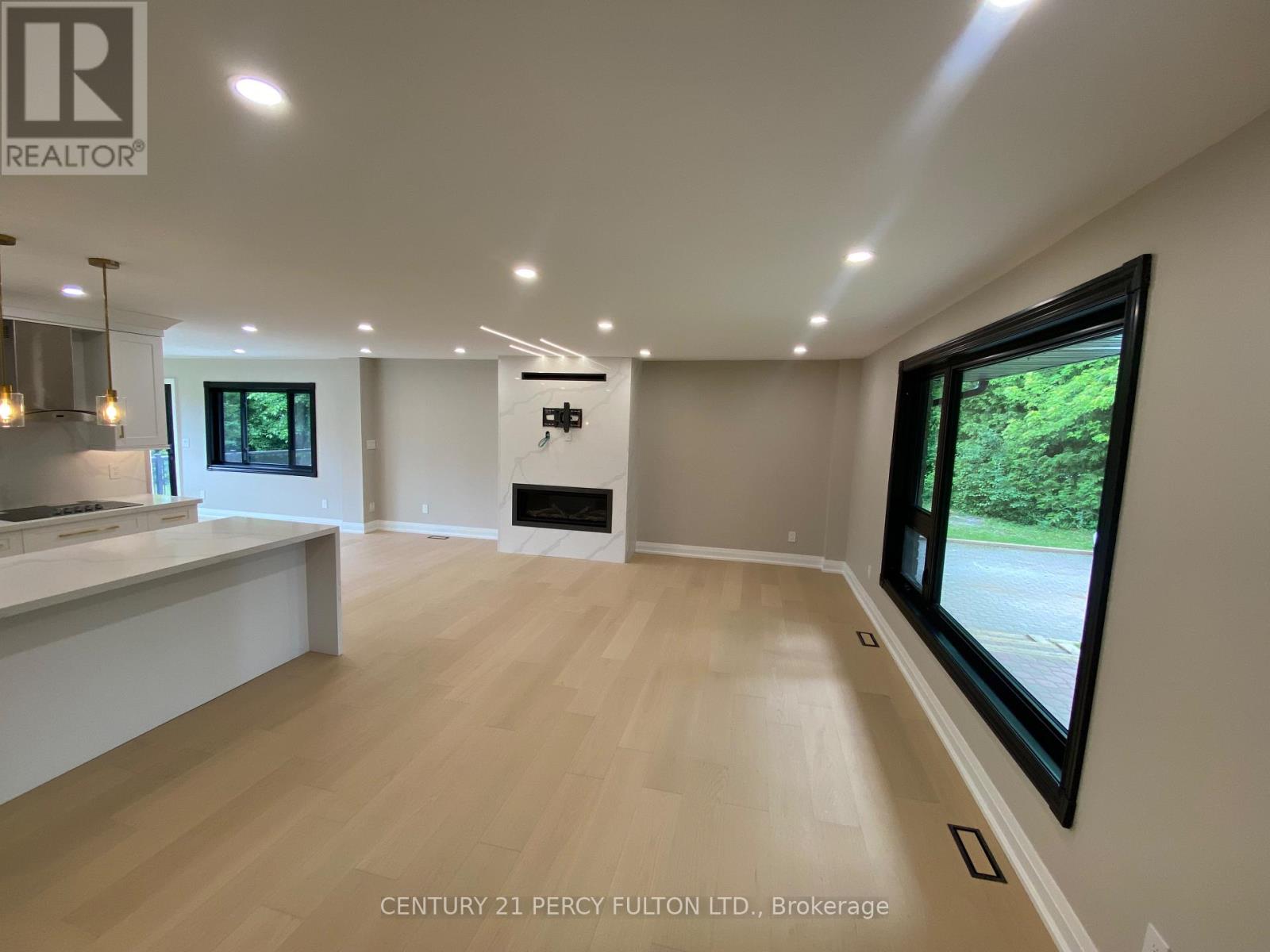 2 Walkers Lane, Georgina, Ontario L4P 3C8 - Photo 4 - N13465018
