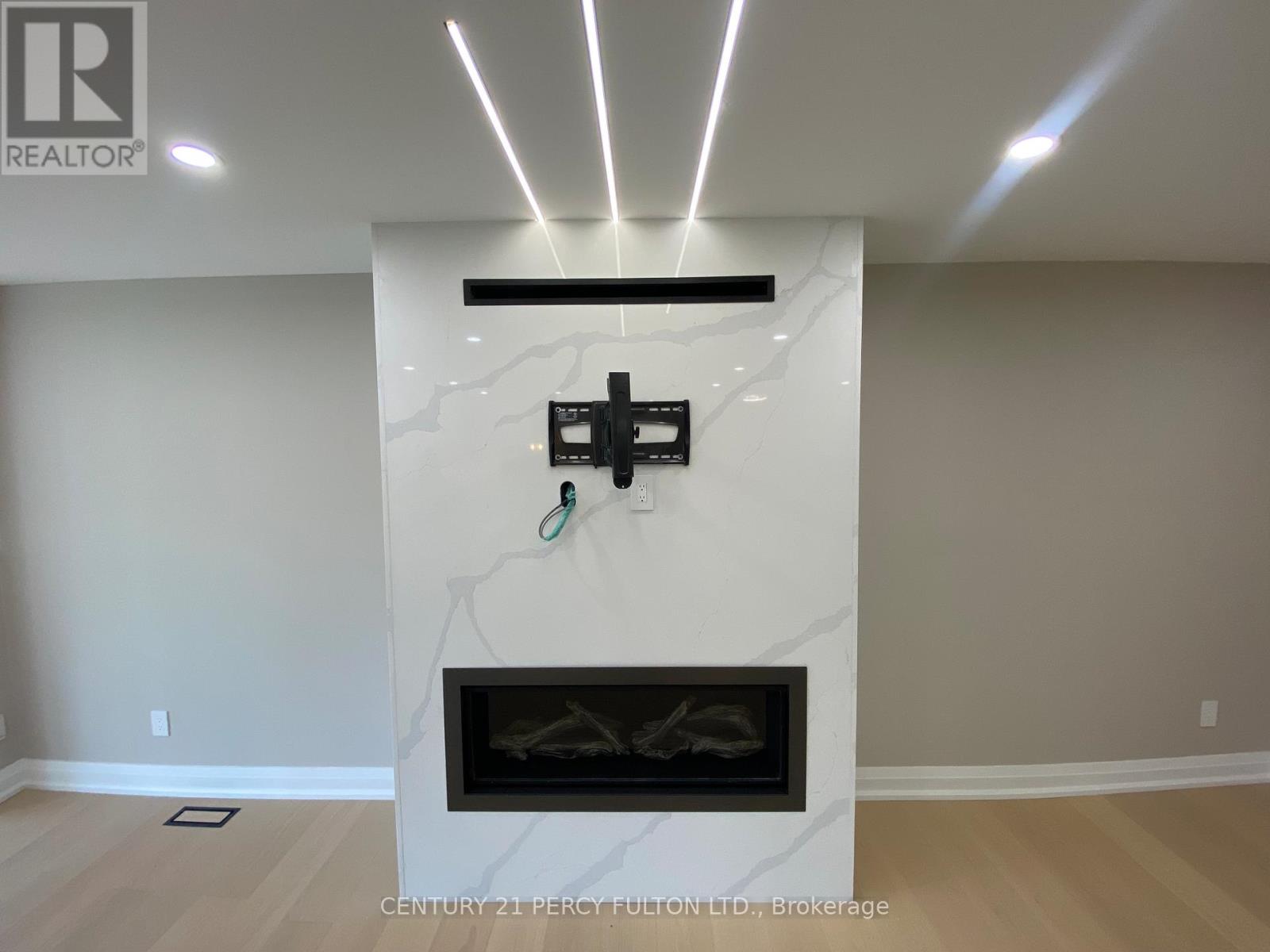 2 Walkers Lane, Georgina, Ontario L4P 3C8 - Photo 7 - N13465018