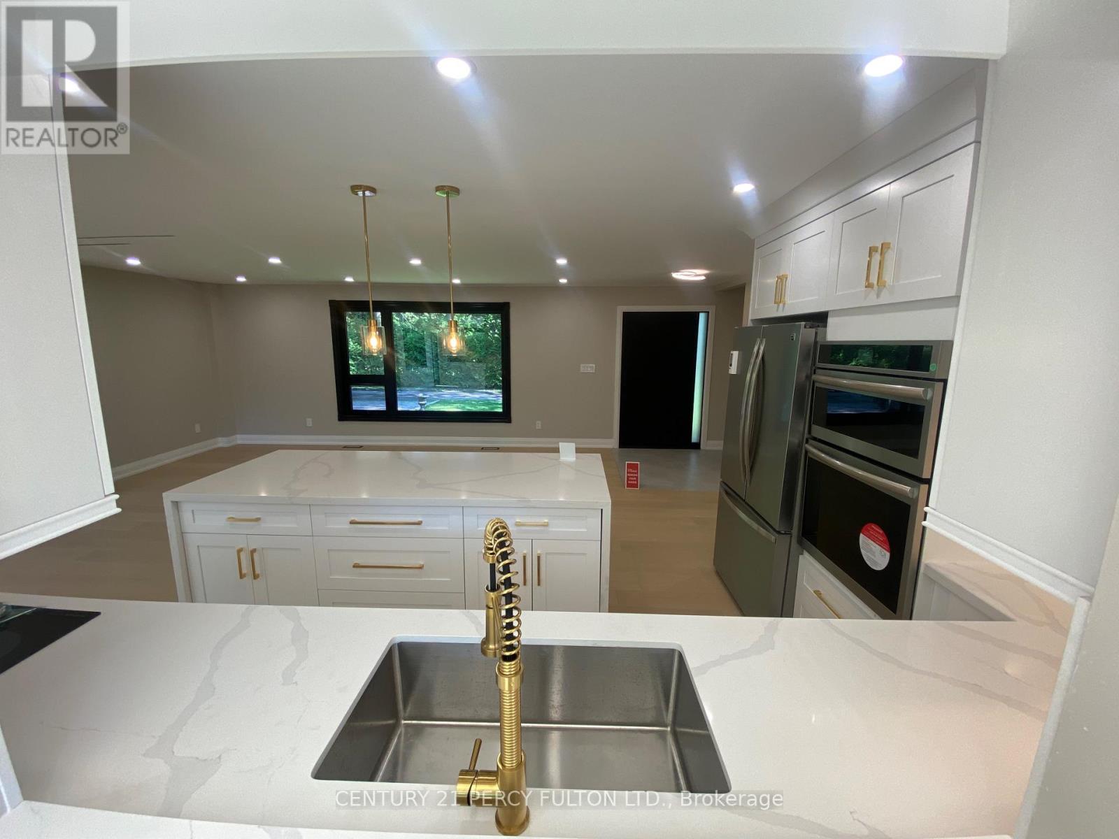 2 Walkers Lane, Georgina, Ontario L4P 3C8 - Photo 8 - N13465018