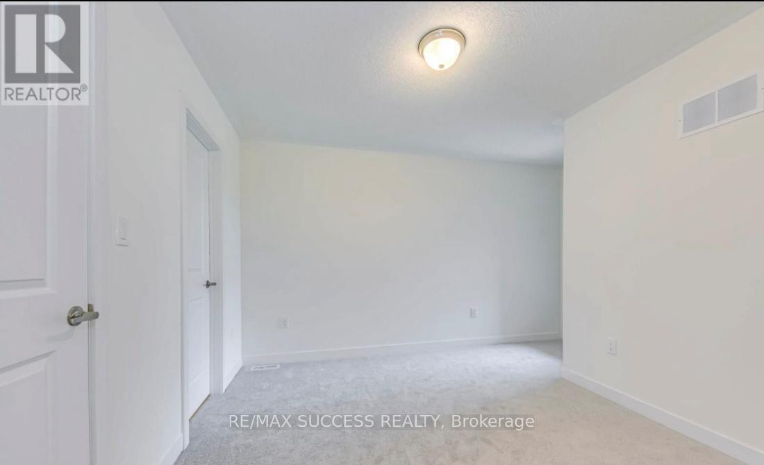 1538 Wellwood Terrace, Milton, Ontario  L9V 1V4 - Photo 12 - W13465024