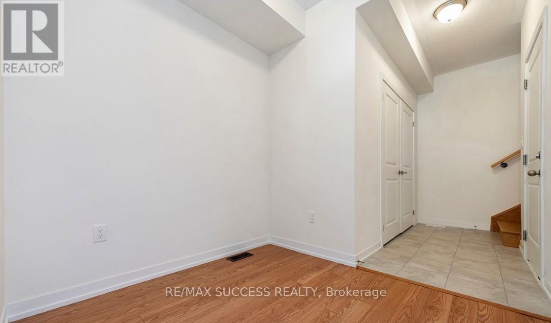 1538 Wellwood Terrace, Milton, Ontario  L9V 1V4 - Photo 3 - W13465024