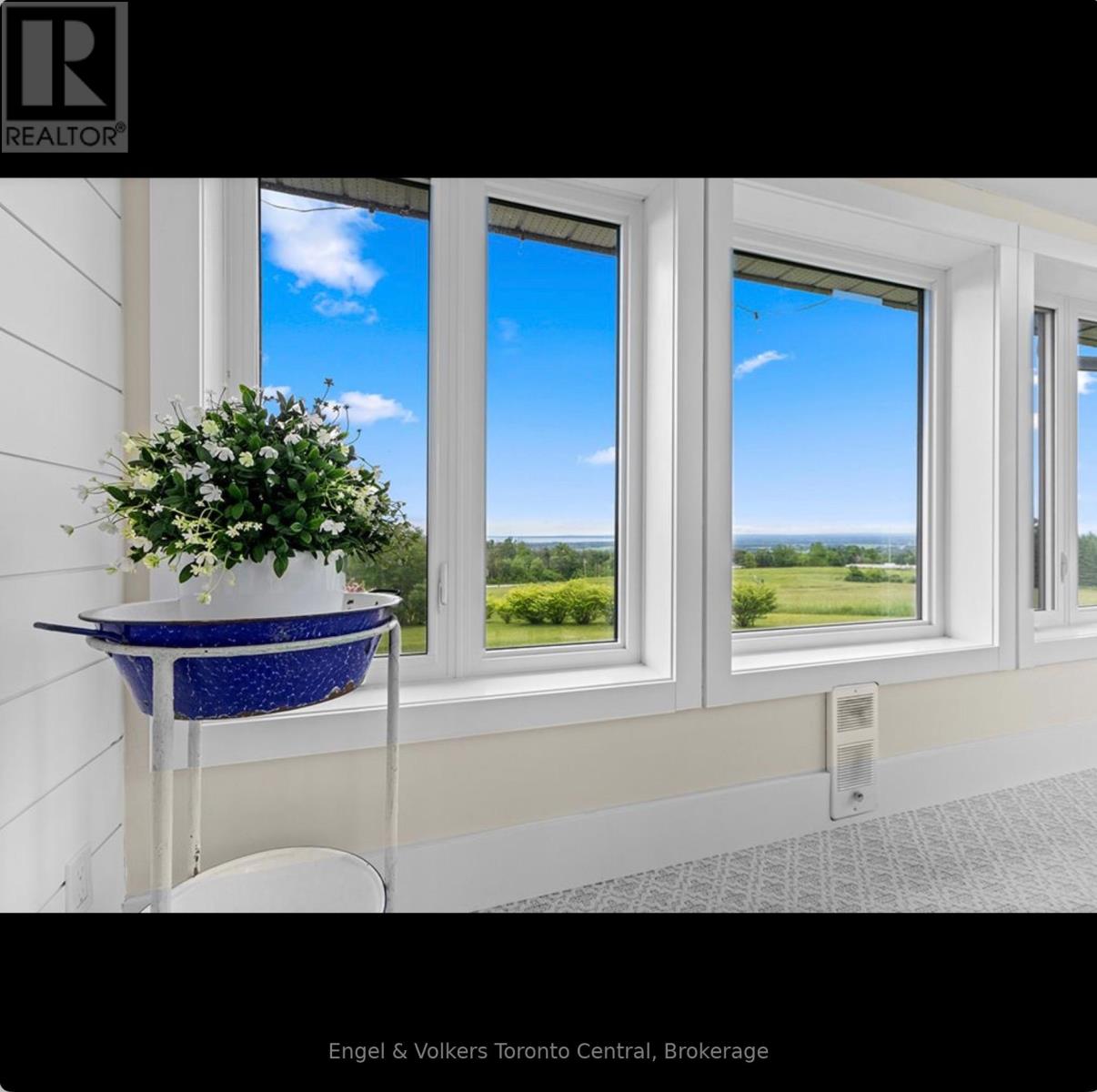 9263 91 County Road, Clearview, Ontario  L0M 1H0 - Photo 15 - S12745154