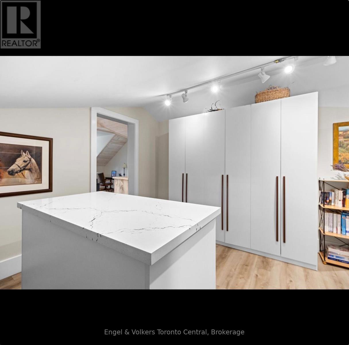 9263 91 County Road, Clearview, Ontario  L0M 1H0 - Photo 23 - S12745154