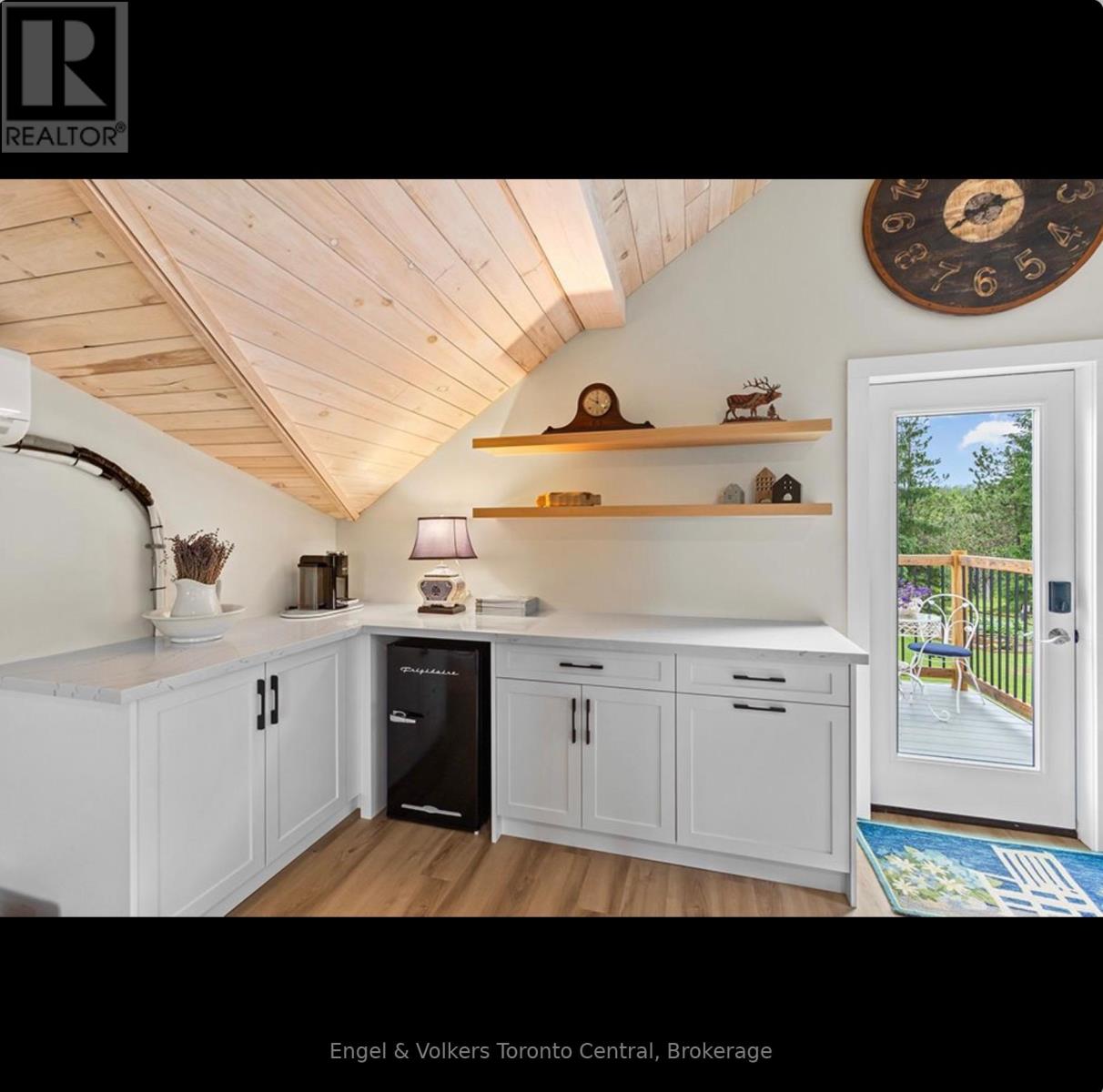 9263 91 County Road, Clearview, Ontario  L0M 1H0 - Photo 26 - S12745154