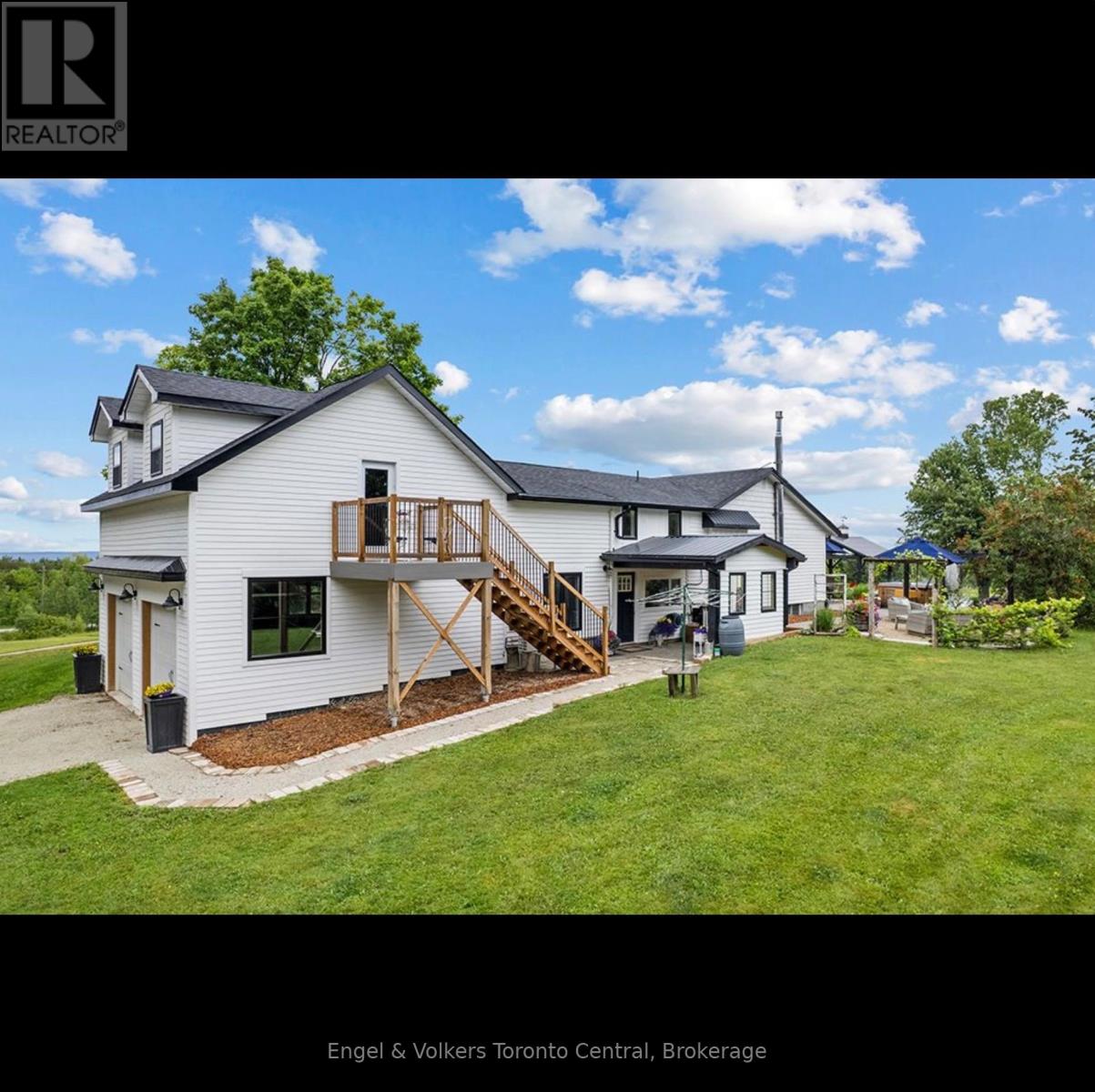9263 91 County Road, Clearview, Ontario  L0M 1H0 - Photo 3 - S12745154