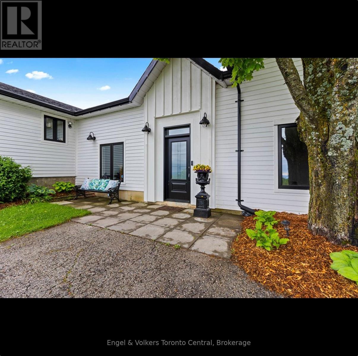 9263 91 County Road, Clearview, Ontario  L0M 1H0 - Photo 6 - S12745154