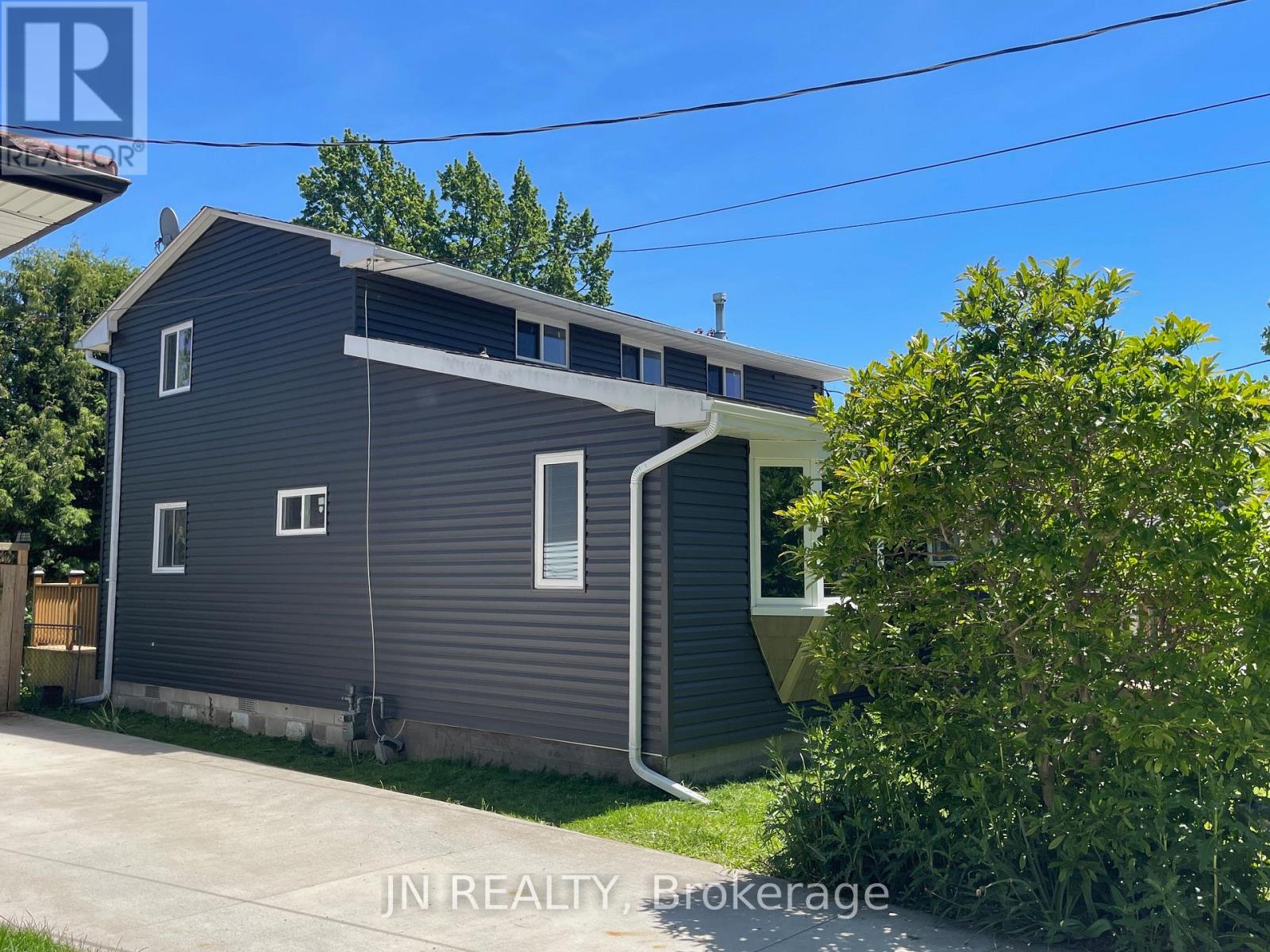 1962 Franklin Avenue W, Sarnia, Ontario  N0N 1C0 - Photo 3 - X13465008