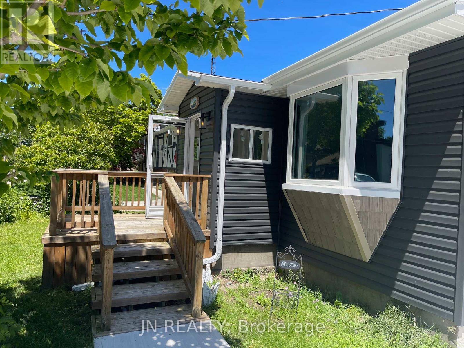 1962 Franklin Avenue W, Sarnia, Ontario  N0N 1C0 - Photo 4 - X13465008