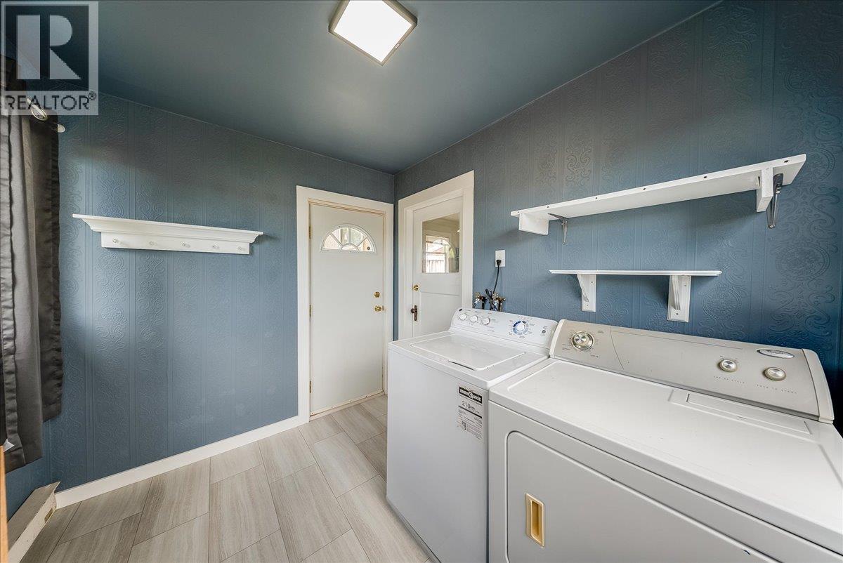 1133 Nelson Avenue, Trail, British Columbia  V1R 3H4 - Photo 11 - 10391962