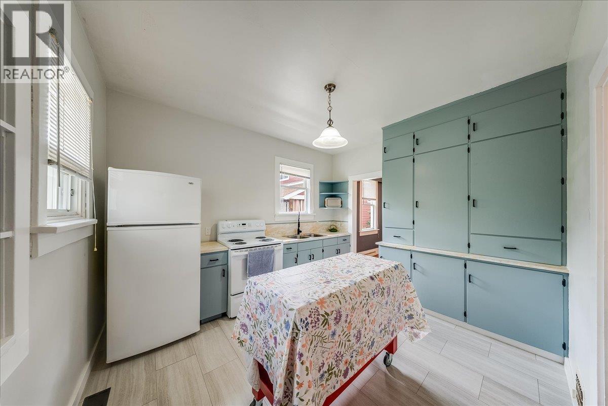 1133 Nelson Avenue, Trail, British Columbia  V1R 3H4 - Photo 6 - 10391962
