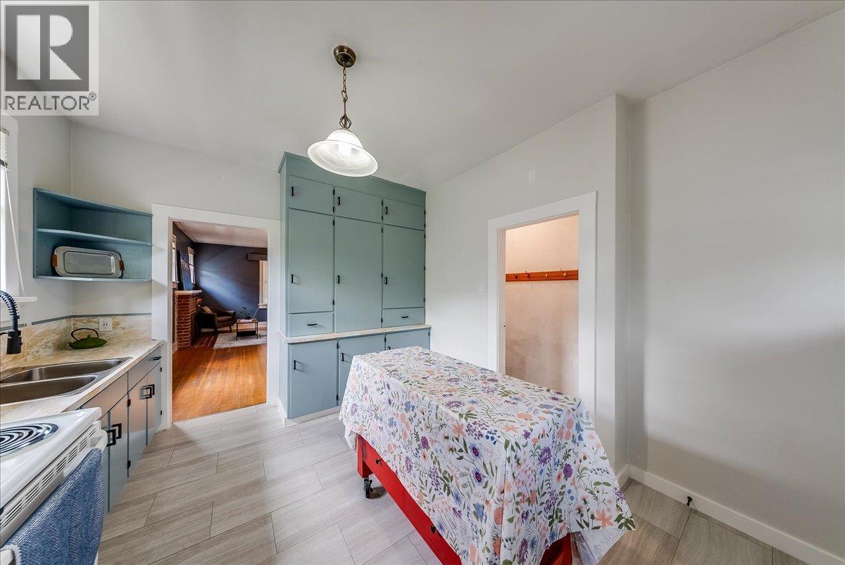1133 Nelson Avenue, Trail, British Columbia  V1R 3H4 - Photo 8 - 10391962