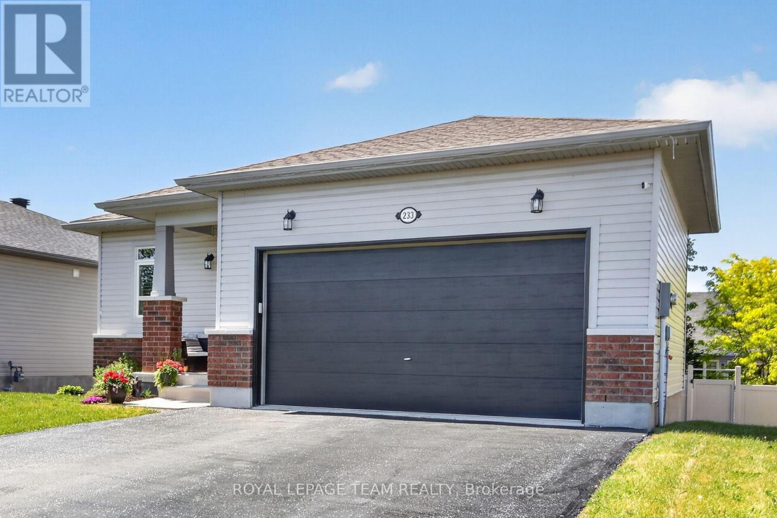 233 Edey Street, Arnprior, Ontario  K7S 0G3 - Photo 3 - X13465106
