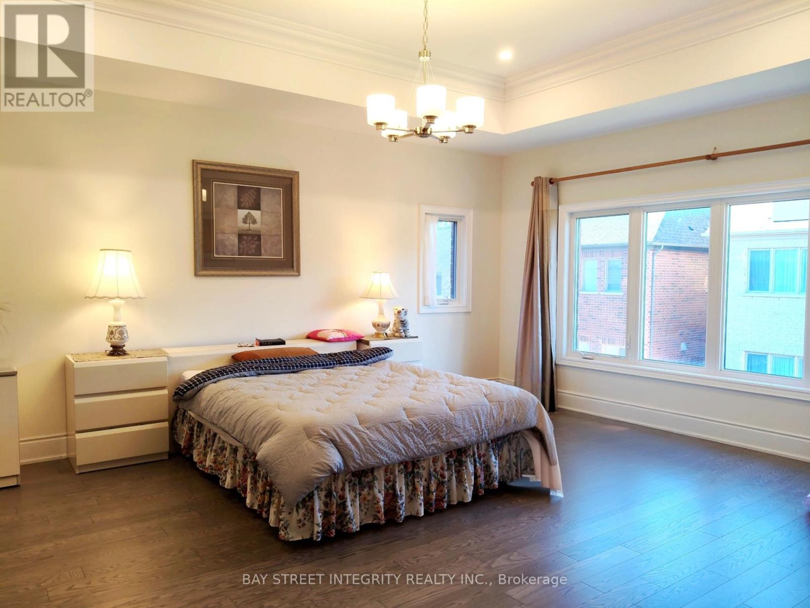 211 Hillsview Drive, Richmond Hill, Ontario  L4C 4L8 - Photo 10 - N13459676
