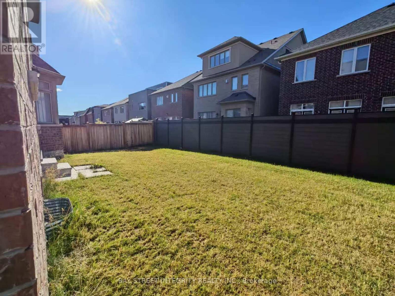211 Hillsview Drive, Richmond Hill, Ontario  L4C 4L8 - Photo 19 - N13459676