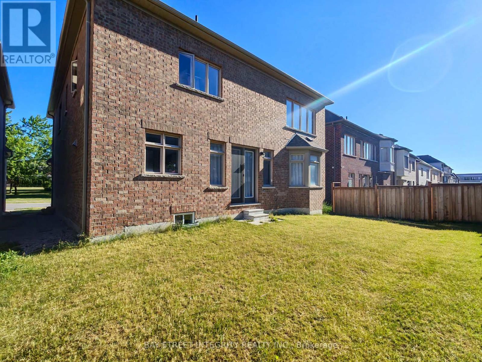 211 Hillsview Drive, Richmond Hill, Ontario  L4C 4L8 - Photo 20 - N13459676